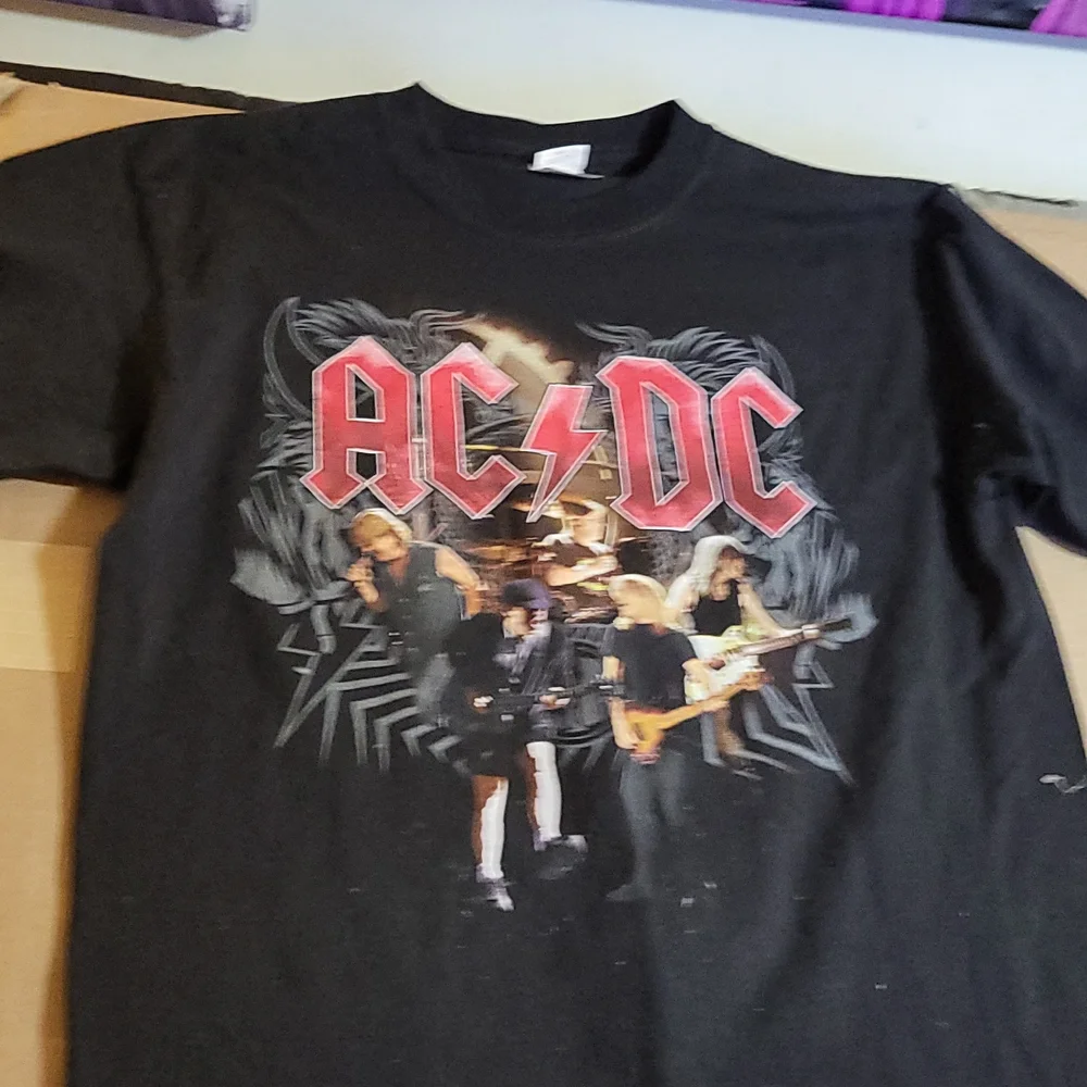 Acdc 2008 T - Picture 1 of 3